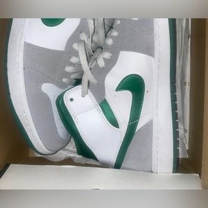 Air Jordan 1 “Grey Pine Green” worn 3 times